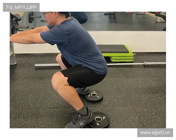 C罗家冰箱里塞满蛋白粉，邻居说半夜还能听见他练深蹲