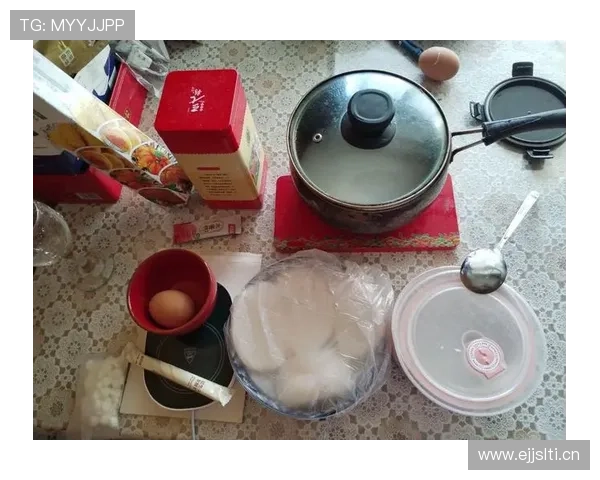 张博恒家冰箱里塞满蛋白粉，连饮料都是无糖的