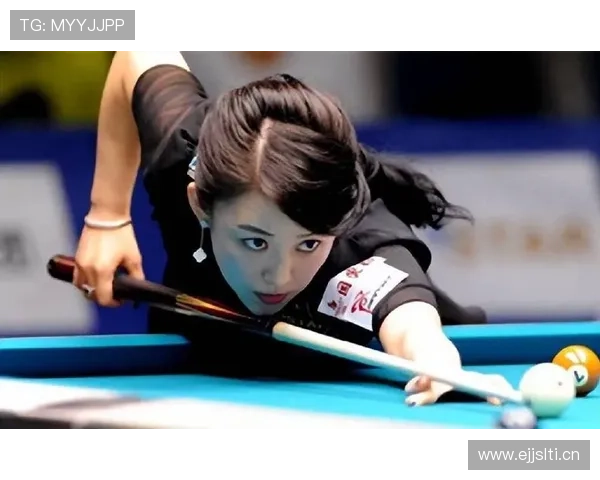 潘晓婷今天又买了啥？光那个包就够别人吃一顿了吧！